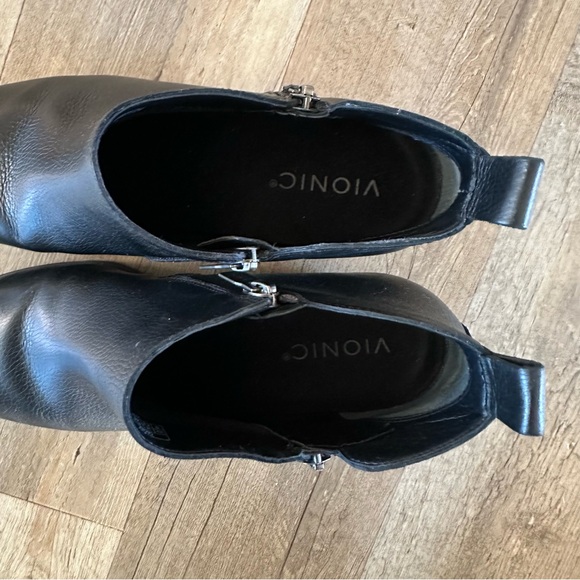 Vionic Women's Cecily Boots - Picture 11 of 12